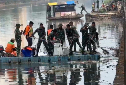 Bersih-bersih Sampah, Ribuan Prajurit TNI Diterjunkan ke Kali Ciliwung