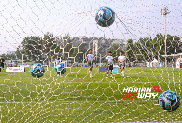 Allianz MoveNow Camp Gembleng 30 Remaja Jadi Pemain Bermental Juara