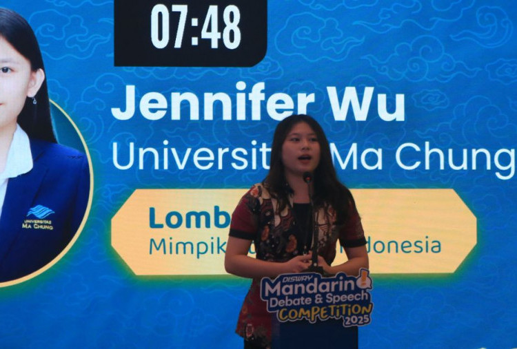 Lomba Pidato Bahasa Mandarin Disway:  Jennifer Wu Deg-Degan, Senang Bisa Berpidato di Hadapan Orang Banyak