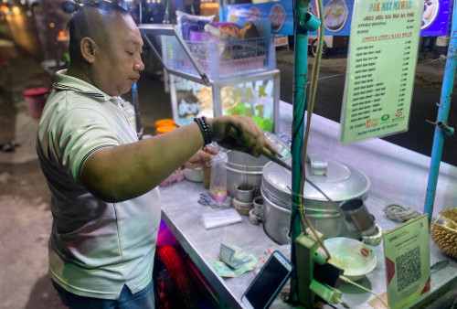 Malang's Culinary Delight: A Taste of Tradition at Angsle Ronde Pak Mat Mawar