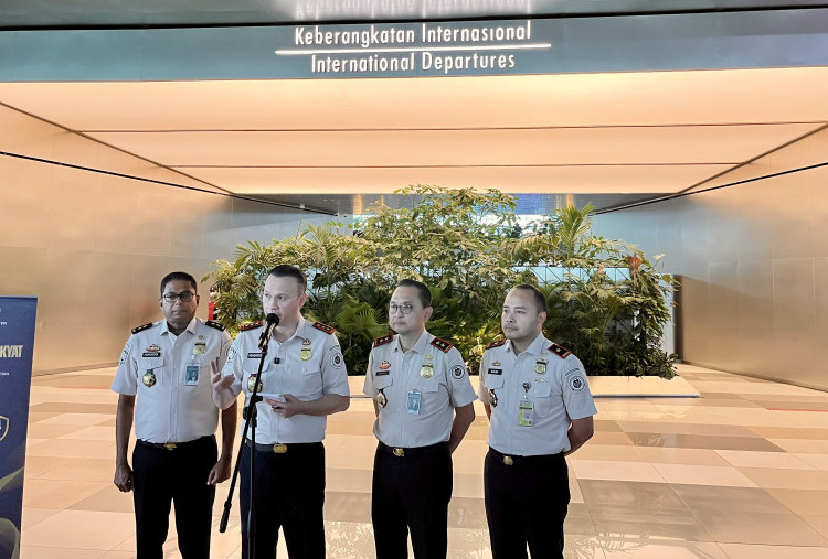 WNA Terdampak Erupsi Anak Krakatau, Imigrasi Buka Layanan TPI di Bandara Alternatif