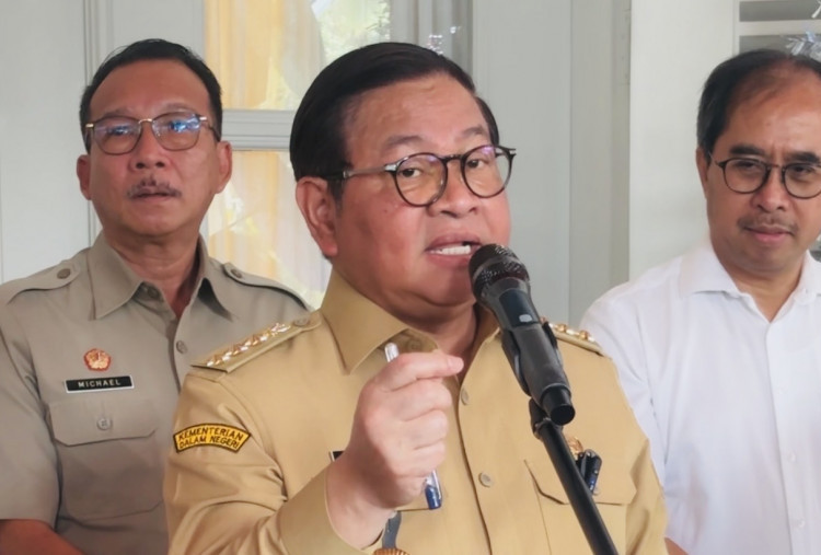 Pramono Bakal Kejar Ganti Rugi ke Pengelola TPS Liar di Kramat Jati yang Kebakaran