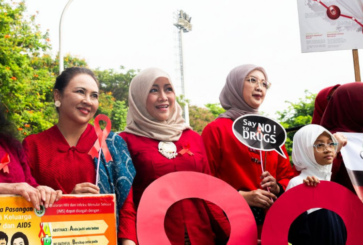Dies Natalis ke-71 FK UNAIR, DVE Edukasi Masyarakat soal Kulit dan AIDS dalam Fit for Medicine 