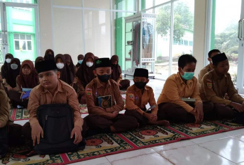 Sebelum Belajar, Siswa Tadarus Bersama