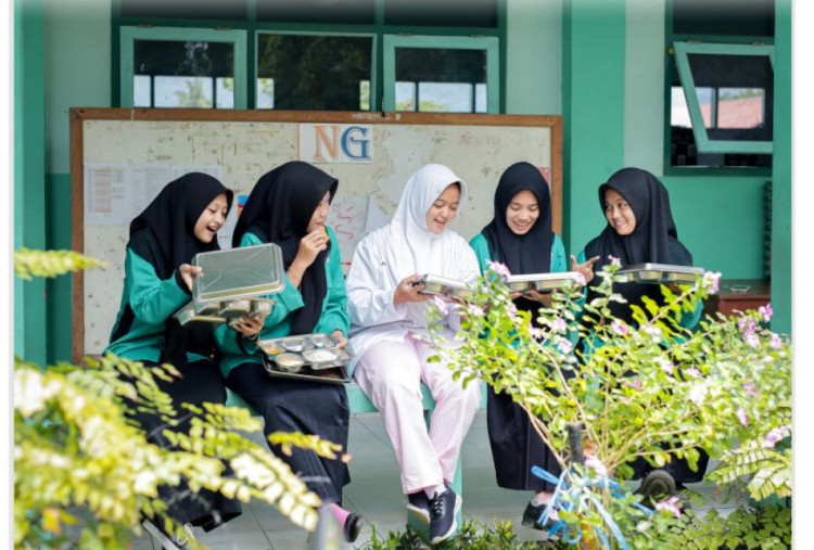 Program ’Makanan Gratis’ Indonesia Tampil di Sampul Jurnal Internasional