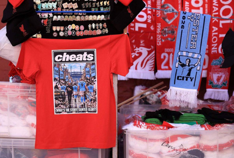 Suporter Liverpool Protes Kasus Finansial Man City, Teriakkan Cheat Berulang-ulang 