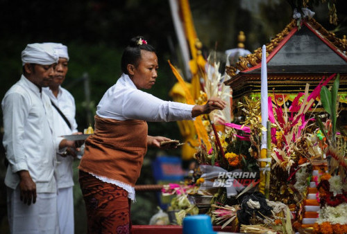 Pemuka agama Hindu menekankan pentingnya menjaga harmoni antarumat beragama dan menghargai keberagaman budaya dalam mencapai cita-cita Sat Cit Ananda Nusantara Jaya. 