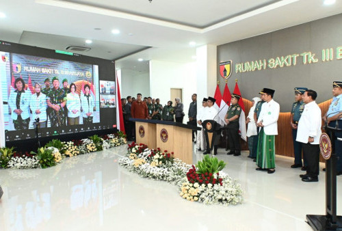 Masih Bersarung, Presiden Jokowi Resmikan 3 Rumah Sakit di Surabaya Sekaligus 