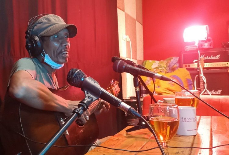 Pardi Artin, Sosok Gitaris Gombloh yang Pernah Eksis di Srimulat dan The Gembells
