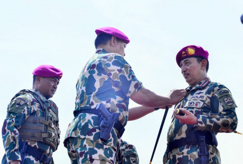 Kapolri hingga Ketua DPR Disematkan Jadi Warga Kehormatan Marinir
