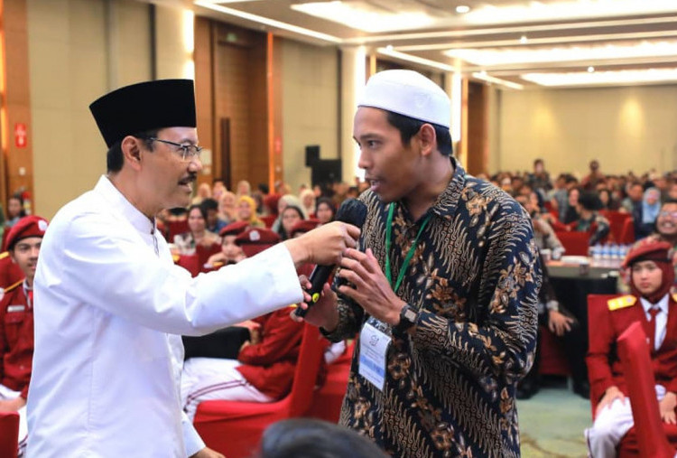 Buka Puasa Bersama Anak Sekolah Rakyat, Gus Ipul Ungkap Spirit Alquran di Program Sekolah Rakyat