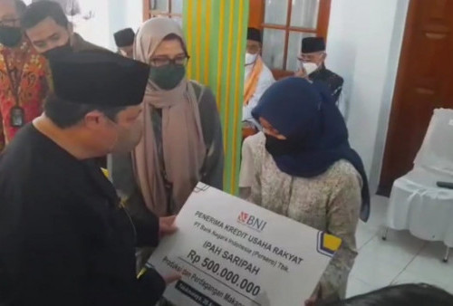 Menko Perekonomian Airlangga Kunjungi Ponpes Suryalaya dan Cipasung, Dukung UMKM dengan Suntikan Modal