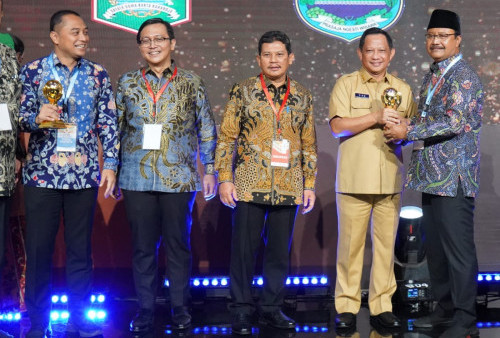 Gus Ipul Pamer Capaian 60 Penghargaan yang Diraih Kota Pasuruan selama 2023