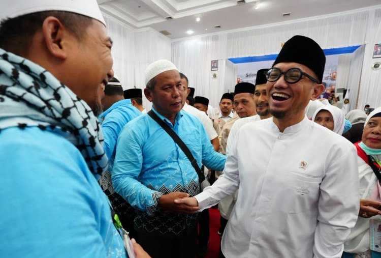 Wamenhaj Sambut Kloter Terakhir Haji 2026 di Aceh dengan Hangat