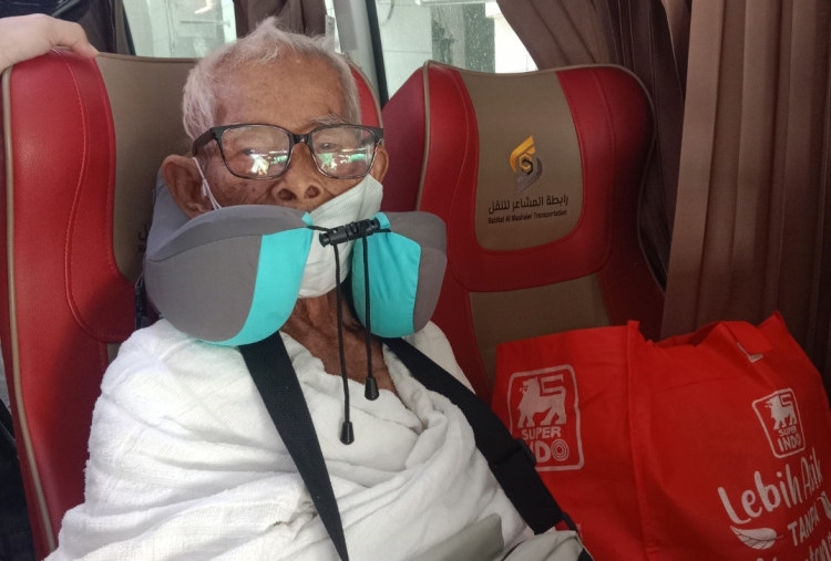 Jemaah Haji Tertua Mbah Mardijiyono Diberangkatkan ke Makkah, Tidak Turun Bus di Bir Ali