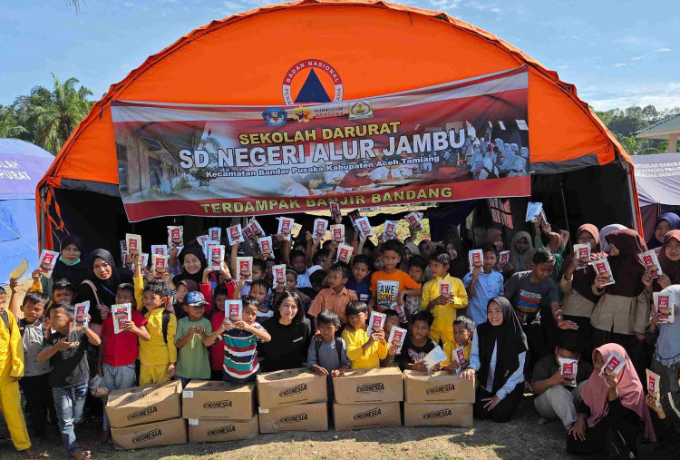 Se'Indonesia Salurkan 25.000 Paket Se'i Ayam untuk Warga Pascabanjir di Aceh