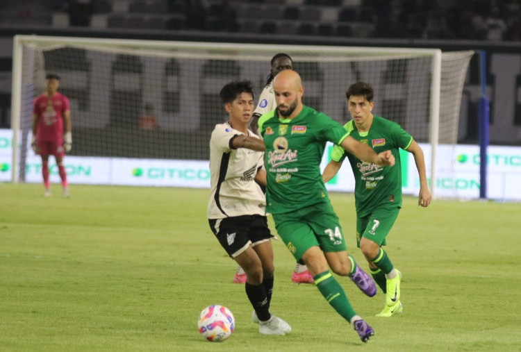 Gol Flavio Dianulir VAR, Persebaya vs PSM Berakhir 1-1