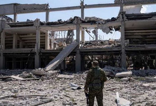 Pasukan Rusia Bumi Hanguskan Ukraina Timur, Gubernur Donetsk Paksa Penduduk Mengungsi