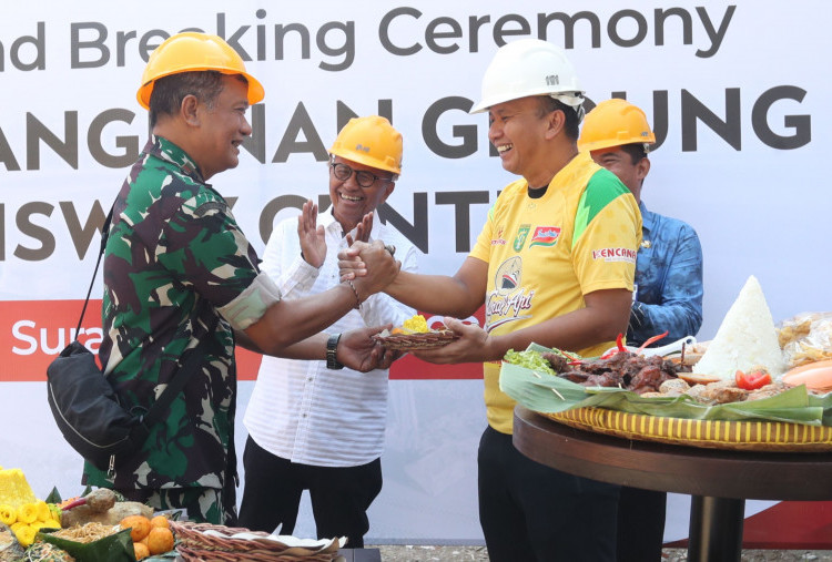 Azrul Rahasiakan Pemain Persebaya, Dahlan Iskan Balas Lewat Nama Gedung