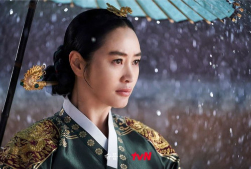 Sinopsis Under The Queen's Umbrella, Drama Korea Kerajaan yang Trending di TikTok