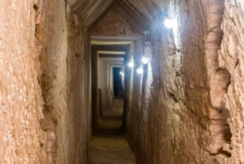 Gempar Arkeolog Mesir Temukan Terowongan Rahasia yang Diduga Mengarah ke Makam Cleopatra