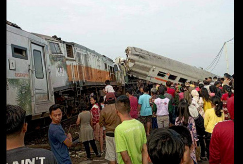 Kecelakaan Kereta Turangga vs Commuter Line di Jalur Cicalengka Bandung, Korban Jiwa Belum Diketahui