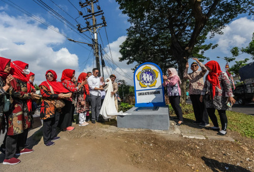 Tugu Lansia di Balongsari Surabaya Penghormatan untuk Warga Lanjut Usia