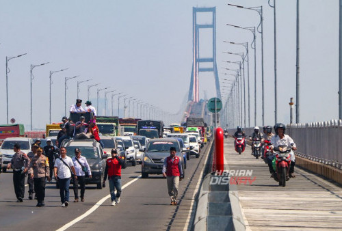 Aksi Demo Tutup Jembatan Suramadu