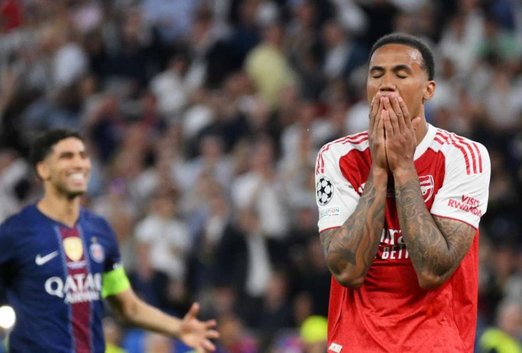 Arsenal Kalah dari PSG, Chelsea Pamer Trofi Liga Champions!