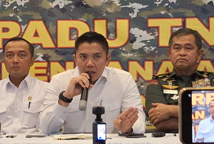 Seskab: Jangan Giring Opini Pemerintah Tak Bekerja Tangani Bencana Sumatera