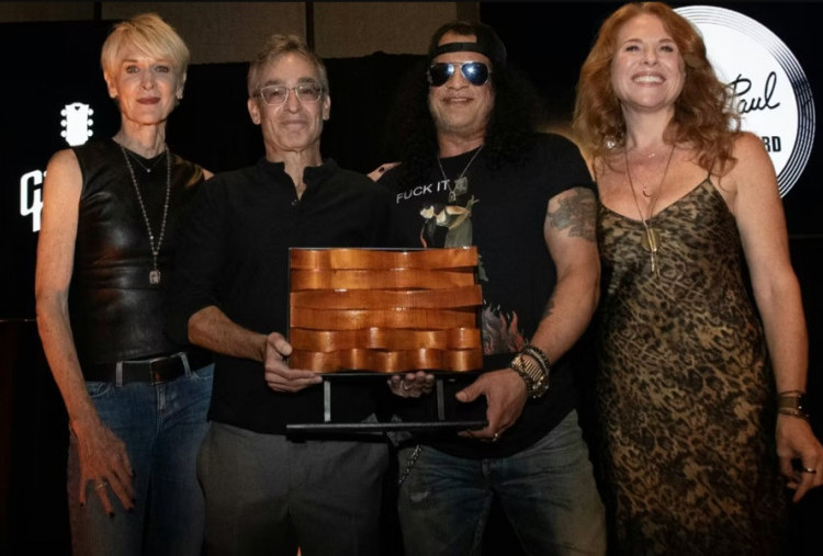 Slash Raih Les Paul Spirit Award 2026, Album Baru Flying Blind Siap Dirilis