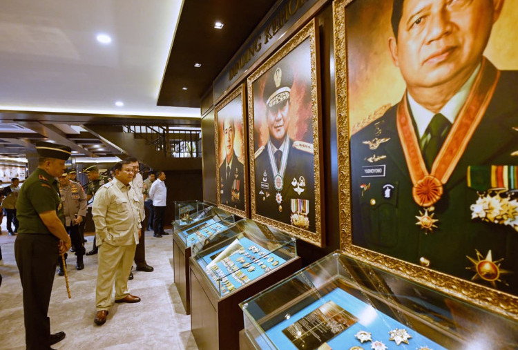 Prabowo Resmikan Renovasi Museum dan Perpustakaan Seskoad di Bandung