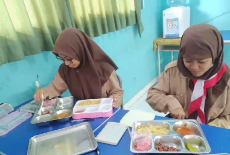 Kepala BGN Sebut Kasus Keracunan Massal MBG Karena SPPG Masih Fresh Graduate!