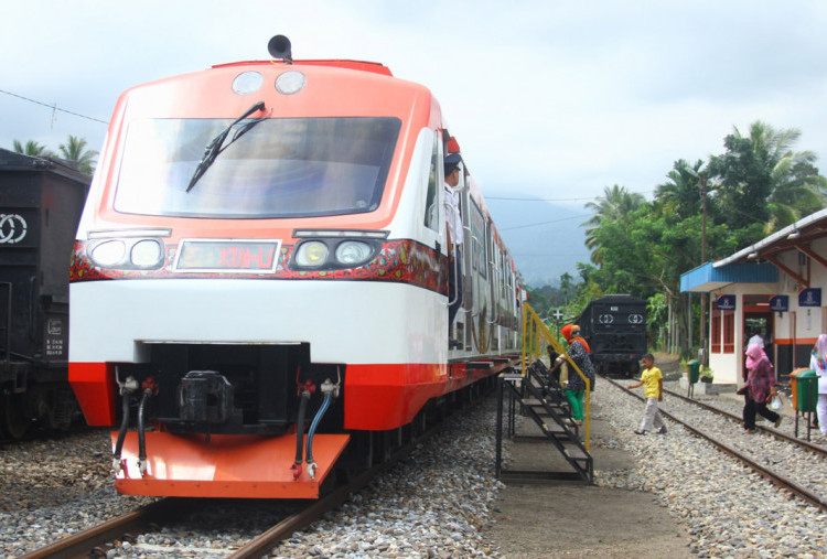 Kereta Api Mulai Jadi Transportasi Favorit di Sumatera, KAI Catatkan Lonjakan Penumpang 