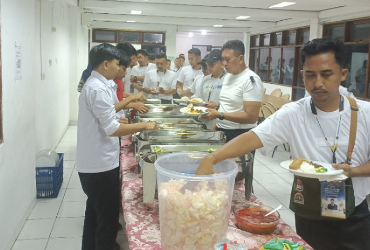 Sarapan Ala Barak, Petugas Haji 2026 Dilatih Disiplin dan Kompak di Pondok Gede