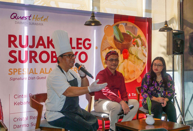 Quest Hotel Darmo Surabaya Sambut Akhir Tahun, Hadirkan Special Corner Rujak Uleg Suroboyo Ala Cak Frid