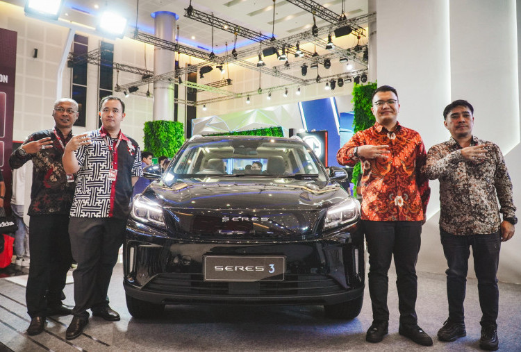 Surabaya Jadi Kota Kedua Peluncuran SERES 3, DFSK Perkuat Pasar Mobil Listrik di Jawa Timur