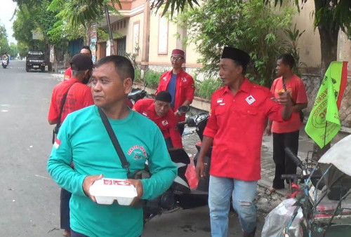 Jumat Berkah, Laskar Ngawi dan Anis Rupata Nera Foundation Kembali Turun ke Jalan
