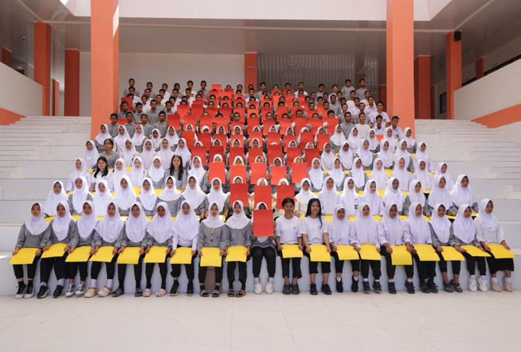 190 Siswa Sekolah Rakyat Sambut Gus Ipul dengan Paper Mob, Kisah Yunus Jadi Sorotan