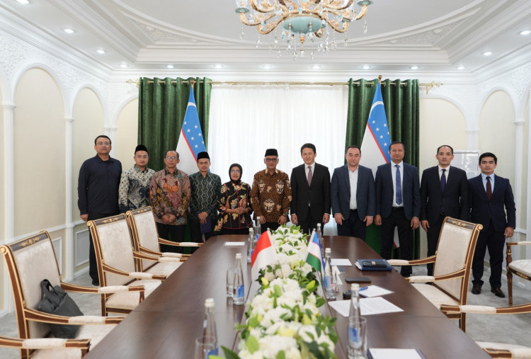 Kemenhaj Dorong Wisata Religi dan Penerbangan Langsung RI-Uzbekistan