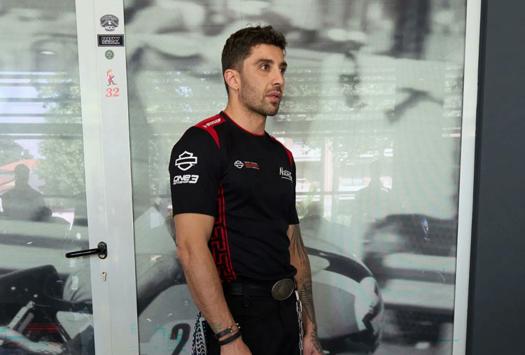 Menang di Debut Balapan Harley-Davidson, Iannone Tantang Casey Stoner Untuk Turun di Bagger Cup