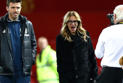 Media Sosial Manchester United Tiba-tiba Unggah Potret Julia Roberts saat Berkunjung ke Old Trafford, Ada Apa Nih? Ternyata...