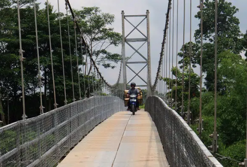 Jembatan Gantug Winduhaji Kuningan, Spot Selfie Viral, 120 Meter di Atas Sungai