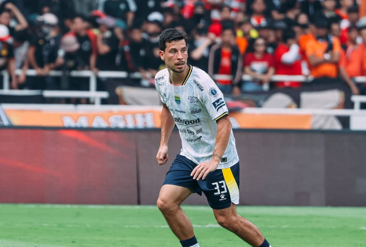 Thom Haye Disoraki dan Diacungi Jari Tengah di GBK, Bibe Beri Respons Menohok: Terlihat Konyol!