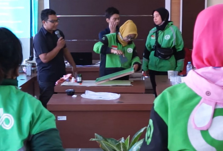 Pemkot Surabaya Dukung Ojol Perempuan Berdaya dari Rumah