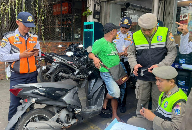 Dishub Bakal Rekrut Juru Parkir Liar di Jalanan Jakarta Jadi Mitra