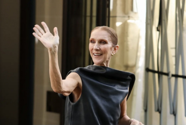 Celine Dion Ramaikan Paris Jelang Comeback, Tampil Modis hingga Bernyanyi Bareng Fans