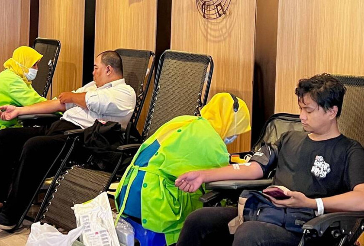Hotel Dafam Pacific Caesar Gandeng PMI Surabaya Gelar Donor Darah