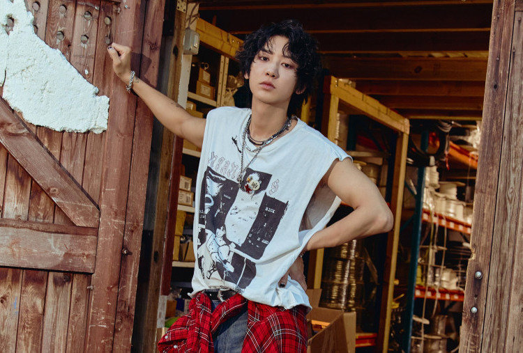 Lirik dan Terjemahan Upside Down Chanyeol EXO, Ajak Semangat Meski Dunia Jungkir Balik