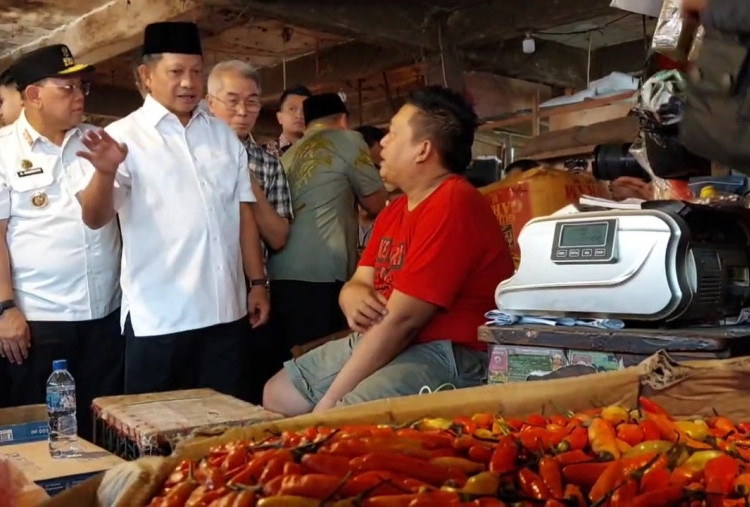 Tinjau Harga Bahan Pokok di Pasar Induk Tanah Tinggi Tangerang, Mendagri Soroti Kenaikan Inflasi 2025